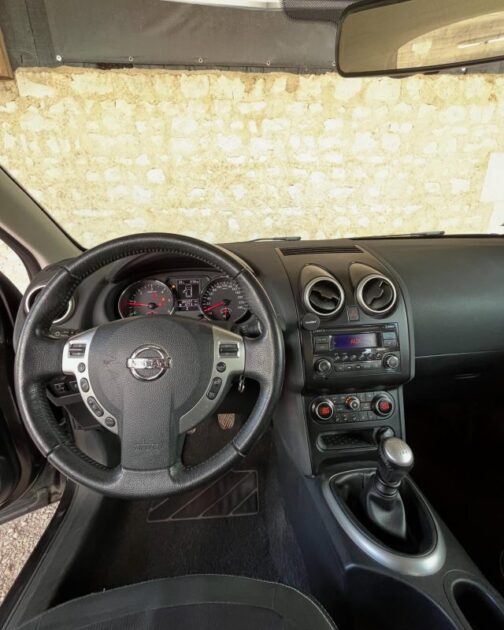 NISSAN QASHQAI 2012