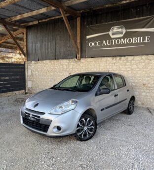 RENAULT CLIO III AUTHENTIQUE 1.2 16V 2010 / photos a venir