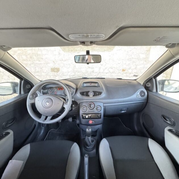 RENAULT CLIO III AUTHENTIQUE 1.2 16V 2010 / photos a venir