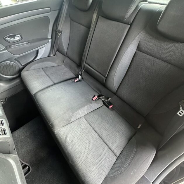 RENAULT LAGUNAIII BLACK EDITION 2010