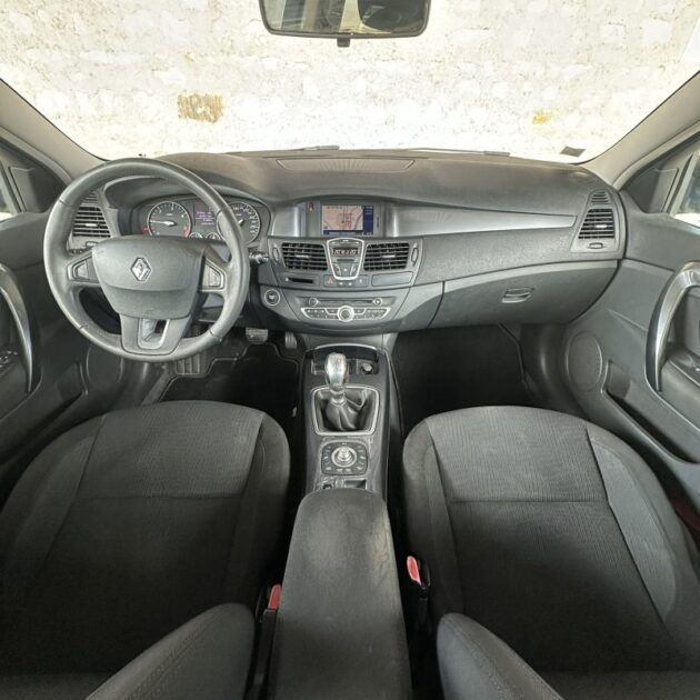 RENAULT LAGUNAIII BLACK EDITION 2010