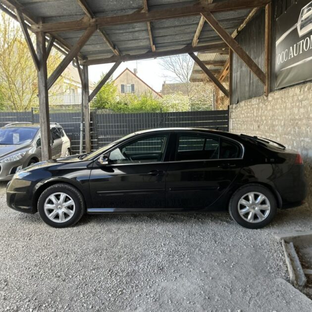 RENAULT LAGUNAIII BLACK EDITION 2010