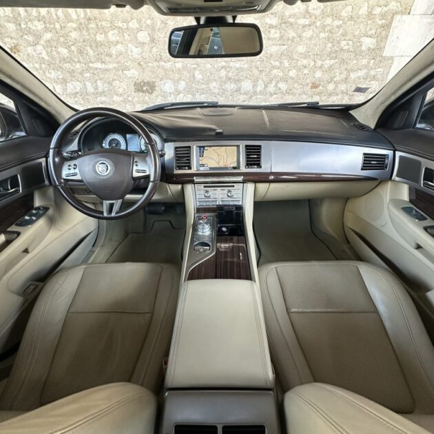 JAGUAR XF 3.0 V6 PORTFOLIO 2010
