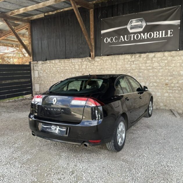 RENAULT LAGUNAIII BLACK EDITION 2010